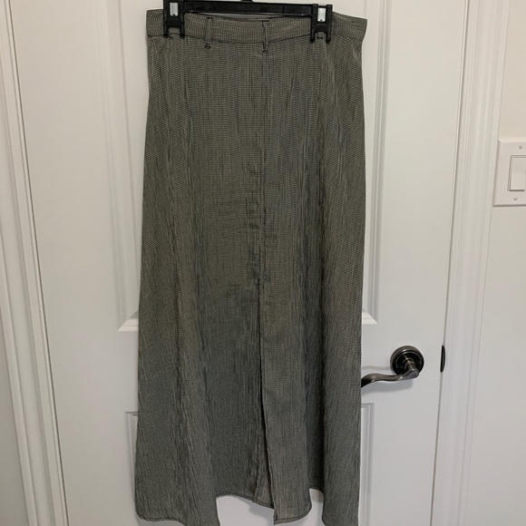 Black and White Skirt/pant - Picture 2 of 4